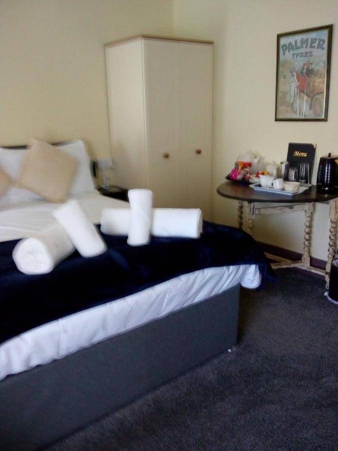 The Kings Arms Inn Stratton  외부 사진