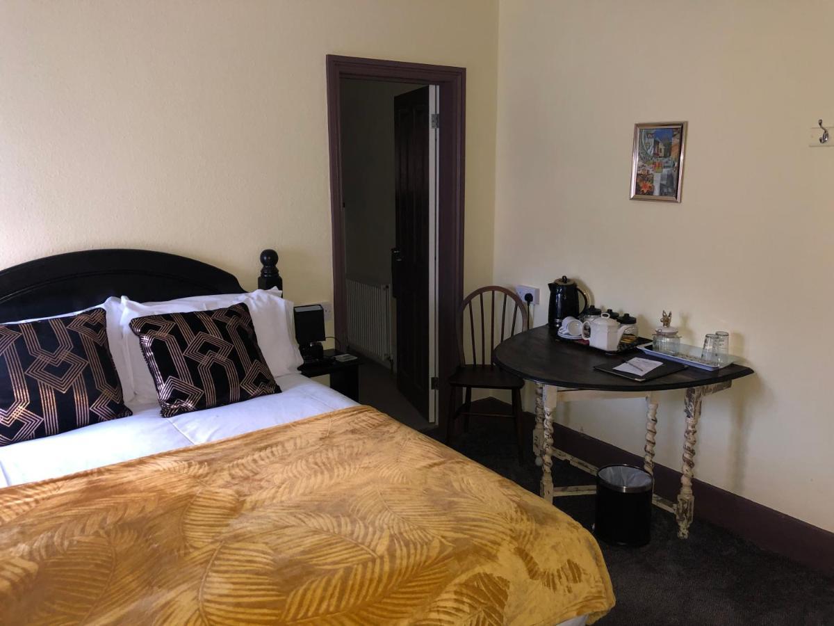 The Kings Arms Inn Stratton  외부 사진