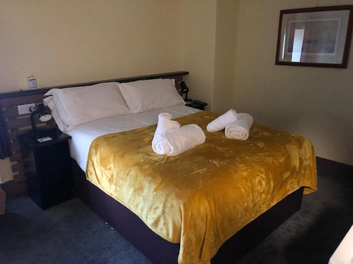 The Kings Arms Inn Stratton  외부 사진