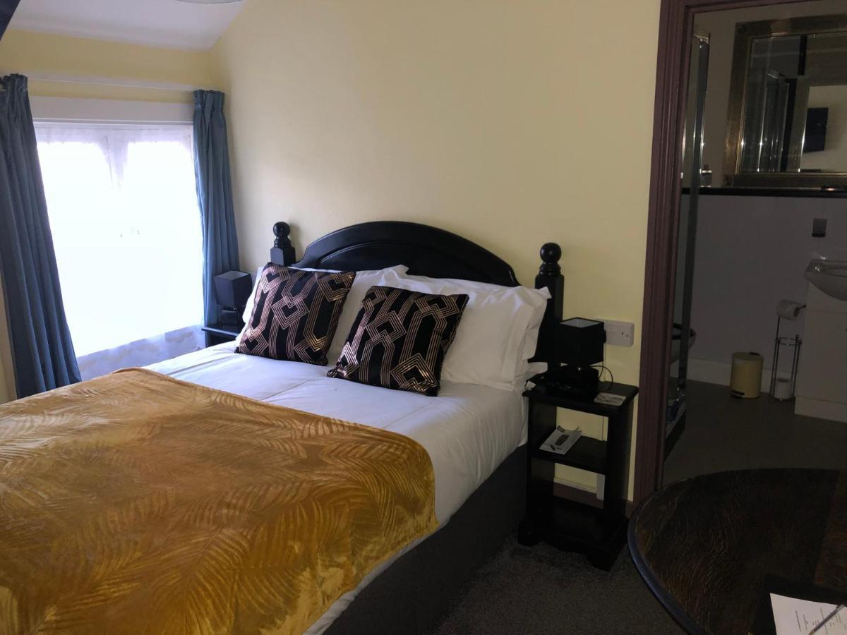 The Kings Arms Inn Stratton  외부 사진