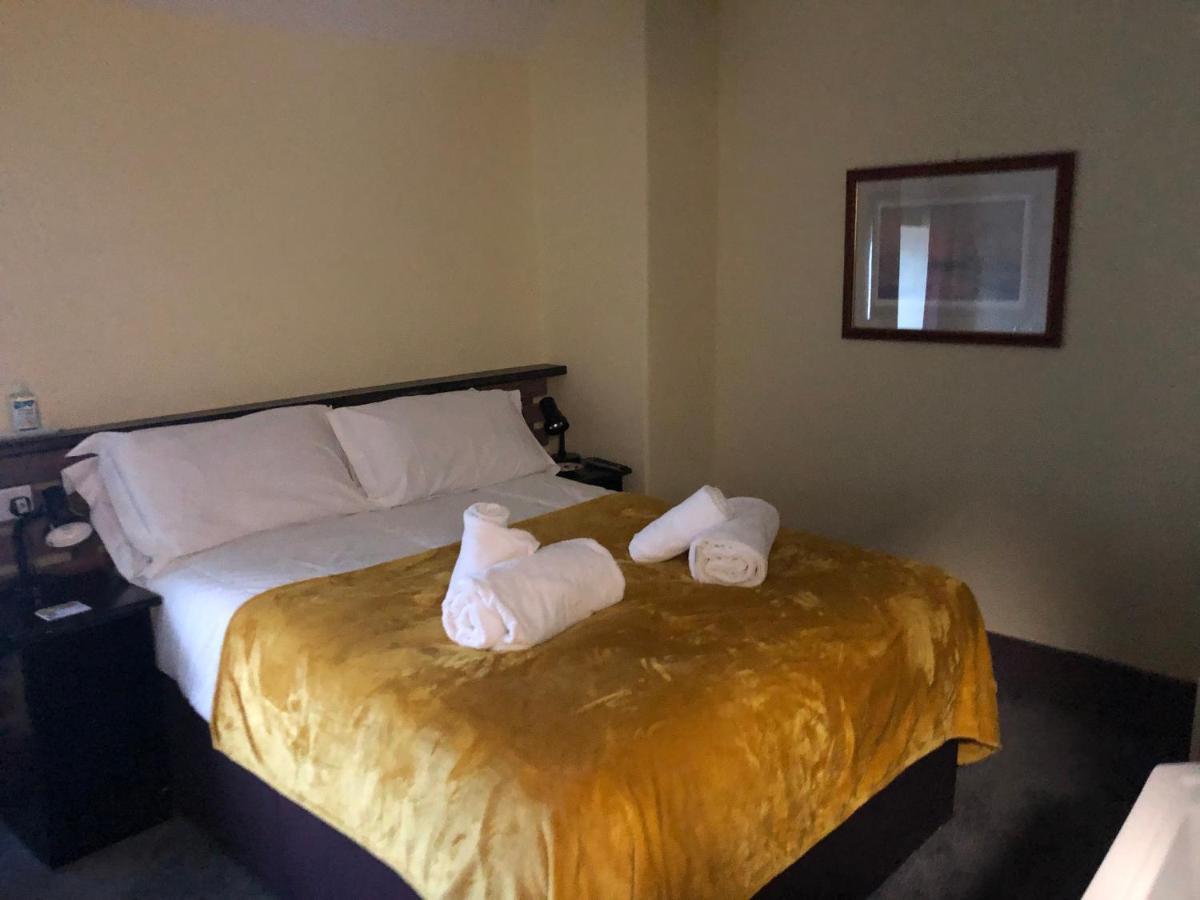 The Kings Arms Inn Stratton  외부 사진