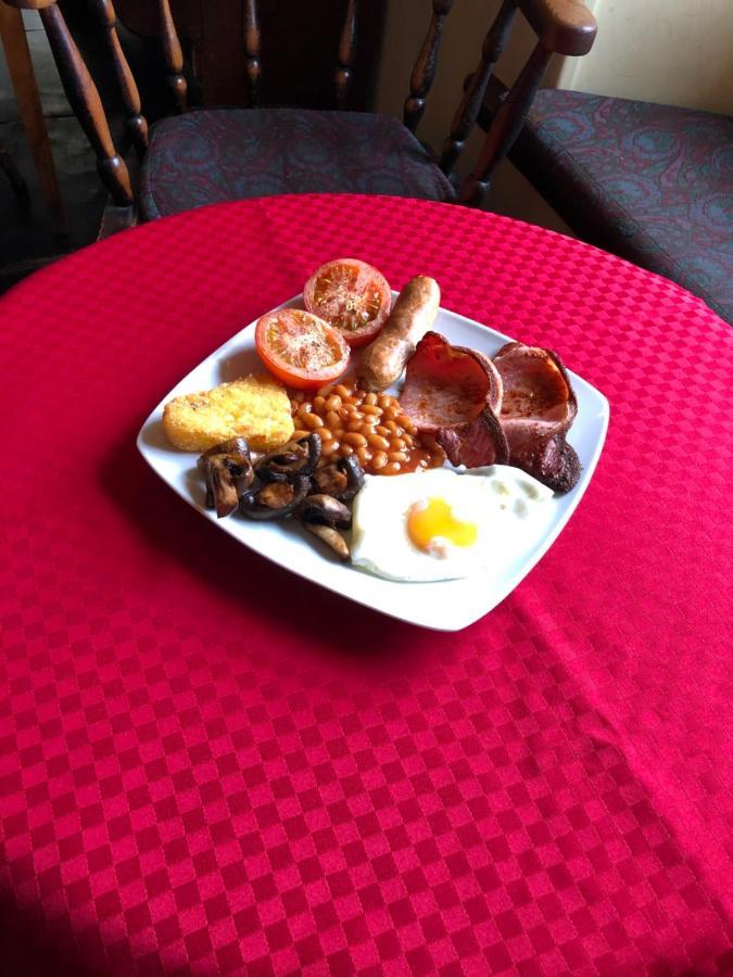 The Kings Arms Inn Stratton  외부 사진