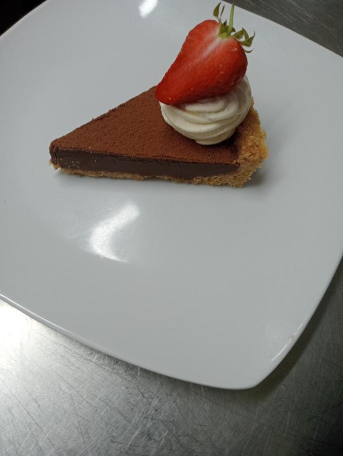 The Kings Arms Inn Stratton  외부 사진