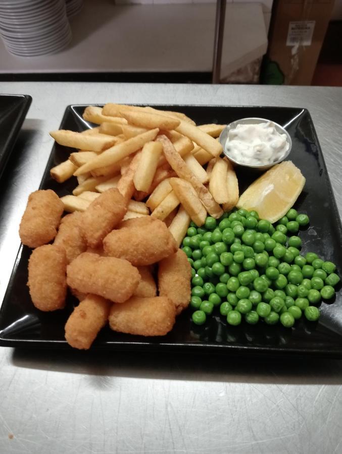 The Kings Arms Inn Stratton  외부 사진